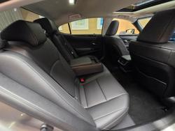 2024 Lexus
ES300h Luxury 2.5L Hybrid Auto CVT Sedan
