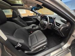 2024 Lexus
ES300h Luxury 2.5L Hybrid Auto CVT Sedan