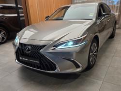 2024 Lexus
ES300h Luxury 2.5L Hybrid Auto CVT Sedan