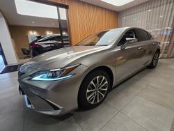 2024 Lexus
ES300h Luxury 2.5L Hybrid Auto CVT Sedan