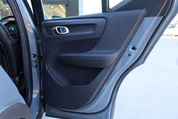 2022 Volvo
XC40 Ultimate B4 Bright