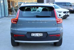 2022 Volvo
XC40 Ultimate B4 Bright