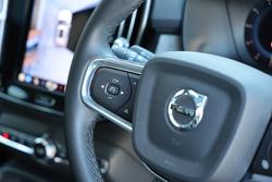 2022 Volvo
XC40 Ultimate B4 Bright