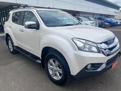 2015 ISUZU MU-X LS-T (4x4)
