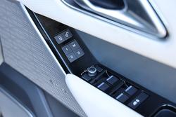 2019 RANGE ROVER
VELAR D300 R-DYNAMIC SE AWD