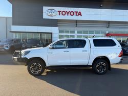 2022 Toyota Hilux SR5 Glacier White