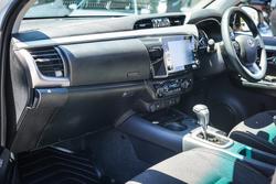 2025 Toyota HILUX SR5