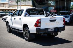 2025 Toyota HILUX SR5