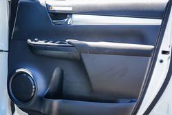 2025 Toyota HILUX SR5