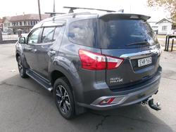 2020 ISUZU MU-X LS-T (4x4)
