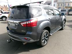2020 ISUZU MU-X LS-T (4x4)