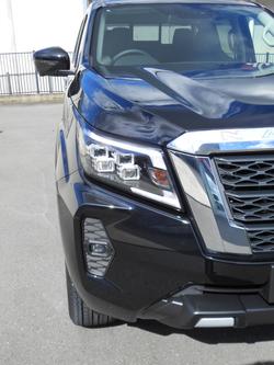 2025 Nissan
                Navara ST-X