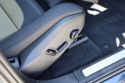 2025 Volvo XC60 Plus B5 Bright