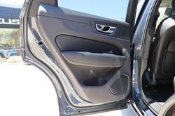 2025 Volvo XC60 Plus B5 Bright