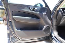 2025 Volvo XC60 Plus B5 Bright