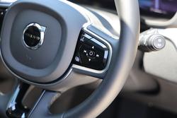 2025 Volvo XC60 Plus B5 Bright