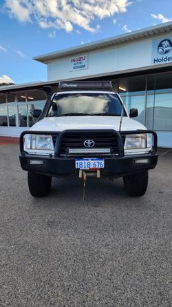 2003 Toyota Landcruiser Standard HZJ105R White