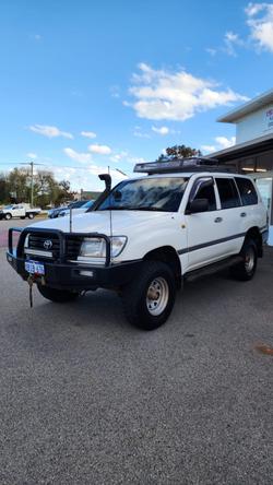 2003 Toyota Landcruiser Standard HZJ105R White
