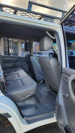 2003 Toyota Landcruiser Standard HZJ105R White