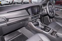 2025 Isuzu MU-X LS-T