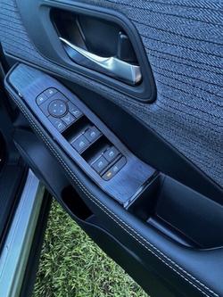 2025 NISSAN XTRAIL ST