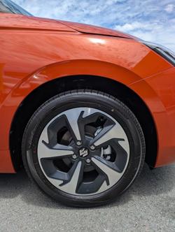 2025 SUZUKI SWIFT HYBRID GLX