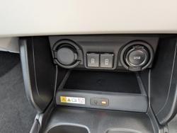 2025 SUZUKI SWIFT HYBRID GLX