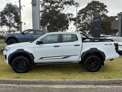 2025 Isuzu
D-MAX BLADE