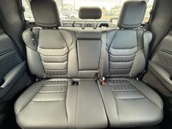 2025 Isuzu
D-MAX BLADE