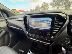 2025 Isuzu
D-MAX BLADE