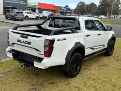 2025 Isuzu
D-MAX BLADE