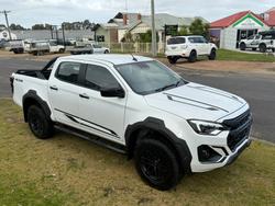 2025 Isuzu
D-MAX BLADE