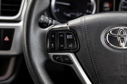 2017 Toyota Kluger GX