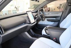 2024 Volvo EX30 Single Motor Extended Range Ultra