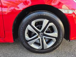 2017 HONDA CIVIC VTI RED
