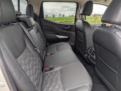 2025 NISSAN NP300 NAVARA ST-X