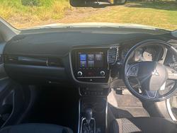 2019 MITSUBISHI OUTLANDER ES