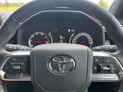 2024 TOYOTA
LANDCRUISER LC300 SAHARA ZX (4x4)