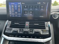 2024 TOYOTA
LANDCRUISER LC300 SAHARA ZX (4x4)