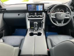 2024 TOYOTA
LANDCRUISER LC300 SAHARA ZX (4x4)