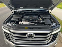 2024 TOYOTA
LANDCRUISER LC300 SAHARA ZX (4x4)