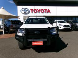 2021 Toyota
Hilux 4x4 Hilux 4x4 SR 2.8L T Diesel Automatic Extra Cab C/C 2L68990 001