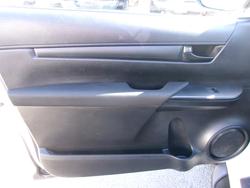 2021 Toyota
Hilux 4x4 Hilux 4x4 SR 2.8L T Diesel Automatic Extra Cab C/C 2L68990 001
