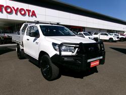 2021 Toyota
Hilux 4x4 Hilux 4x4 SR 2.8L T Diesel Automatic Extra Cab C/C 2L68990 001
