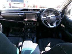 2021 Toyota
Hilux 4x4 Hilux 4x4 SR 2.8L T Diesel Automatic Extra Cab C/C 2L68990 001