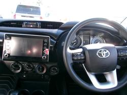 2021 Toyota
Hilux 4x4 Hilux 4x4 SR 2.8L T Diesel Automatic Extra Cab C/C 2L68990 001