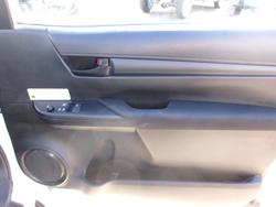 2021 Toyota
Hilux 4x4 Hilux 4x4 SR 2.8L T Diesel Automatic Extra Cab C/C 2L68990 001