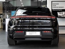 2024 Porsche Macan Turbo