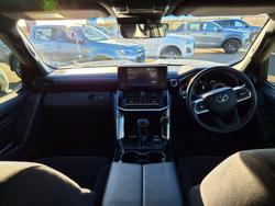 2024 Toyota LANDCRUISER GXL White