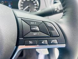 2023 Nissan
Navara ST